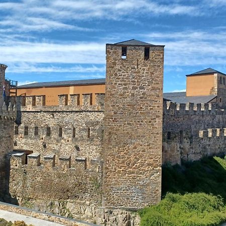 Apartamento Castillo Ponferrada. Exterior foto